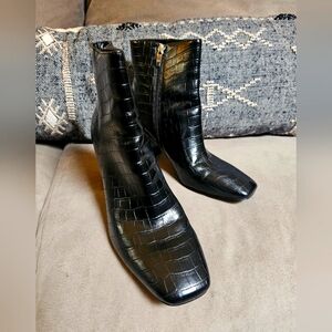 MARC FISHER LEATHER CROC EMBOSSED BOOTIE SIZE 7.5